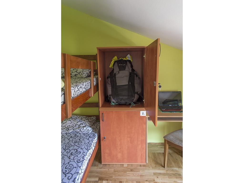 Explorer Apartman *